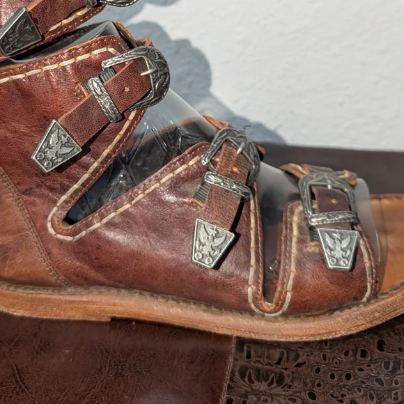 FreeBird CLEOPATRA Distressed Brown Sandals in size 8 - Picture 6 of 16